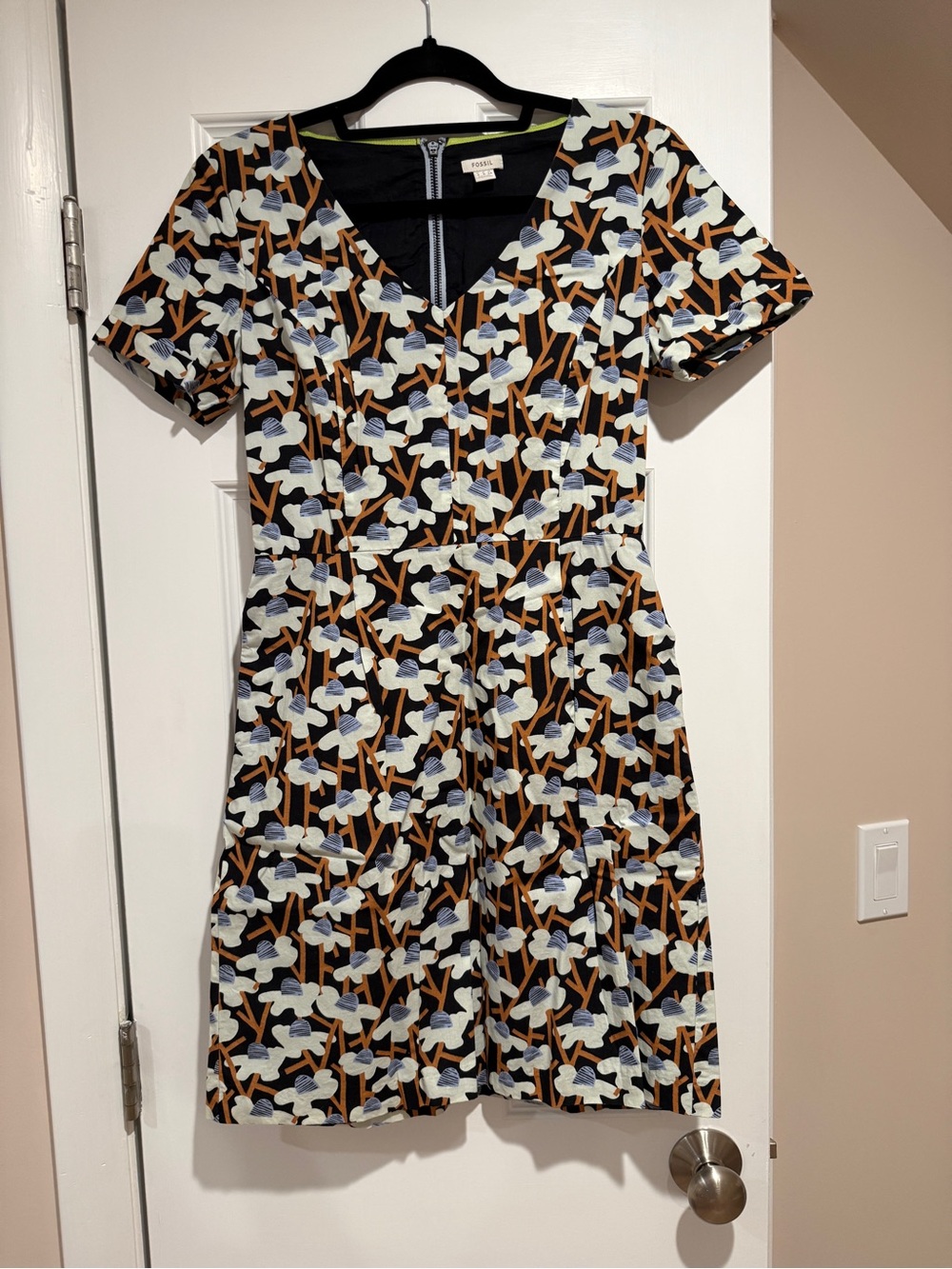 Women’s Fossil Black Floral-Print Short Sleeve Mini Dress, Size 4